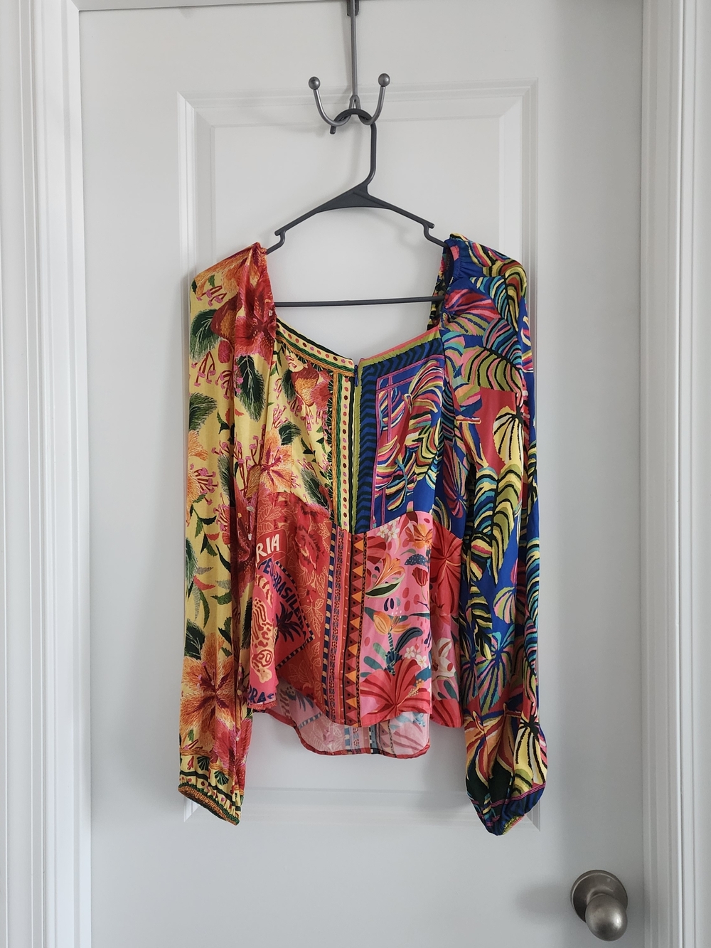Farm Rio Anthropologie Puff Sleeve Blouse Sz M Tropical Dopamine Maximalist - Picture 3 of 4